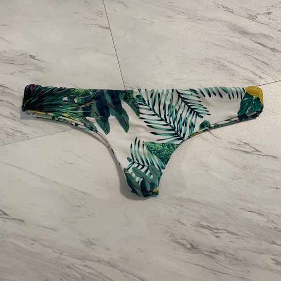 Stone Fox Swim Other - Stone Fox Swim bikini bottoms. Size Medium.